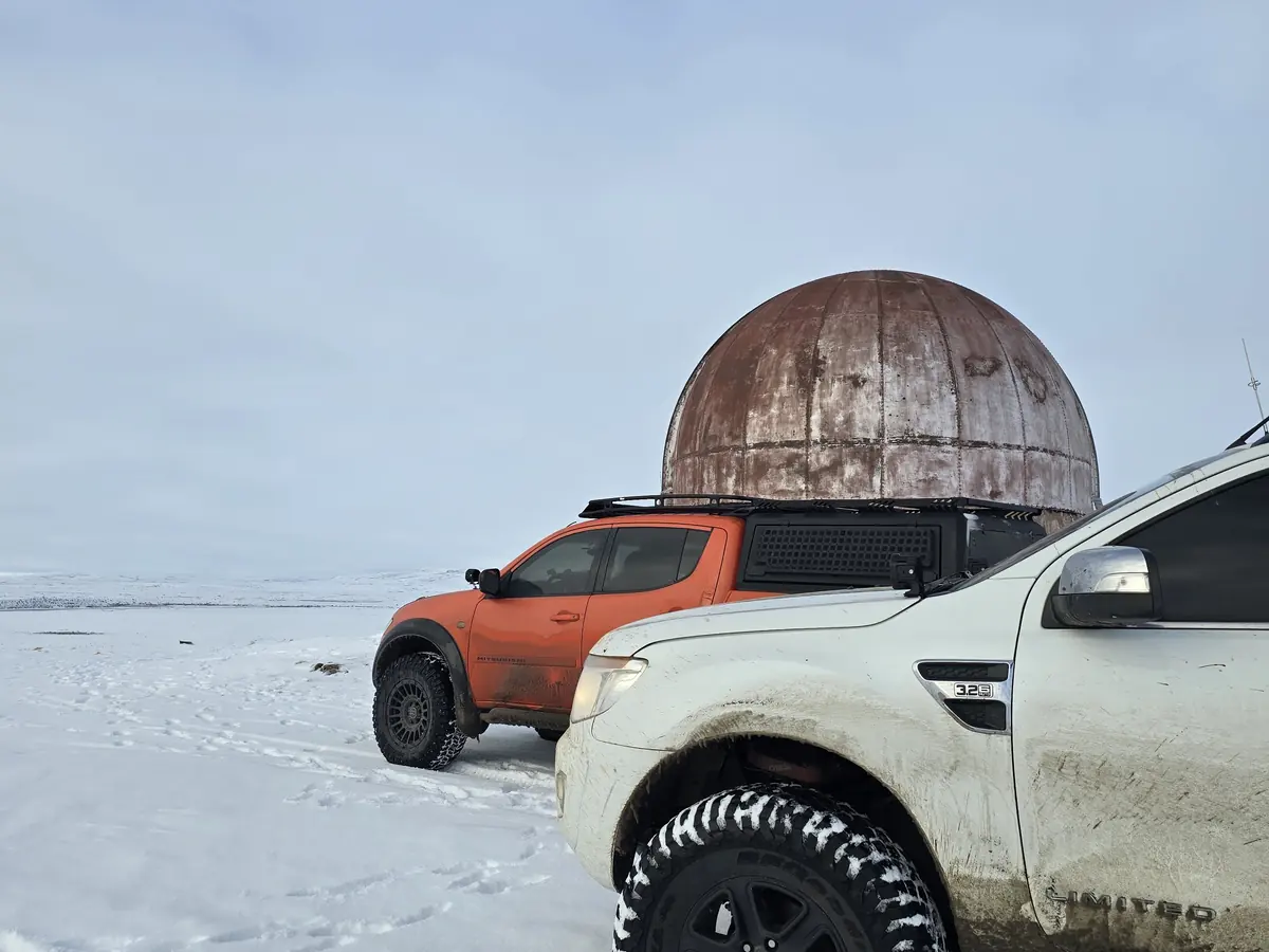 Pickups de clientes com Bump paradas na neve