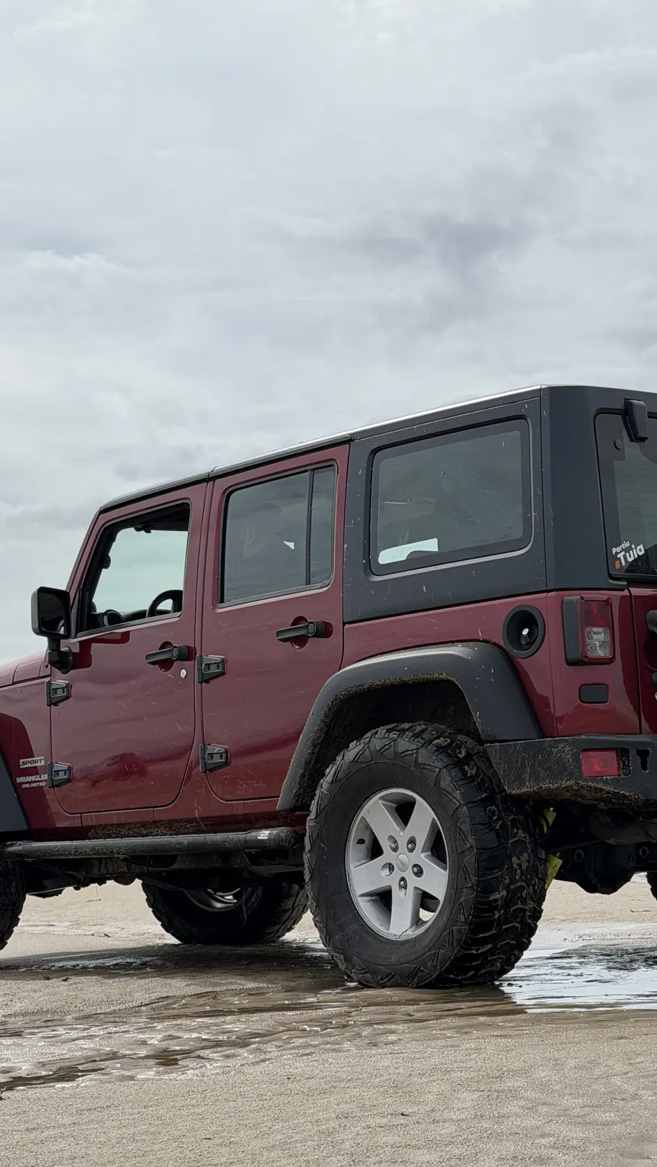 Wrangler com amortecedor Bump em estrada de terra